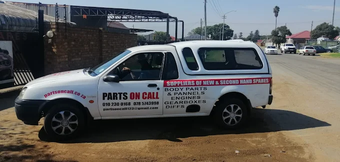 Renault Spares SA delivery van for nationwide parts delivery